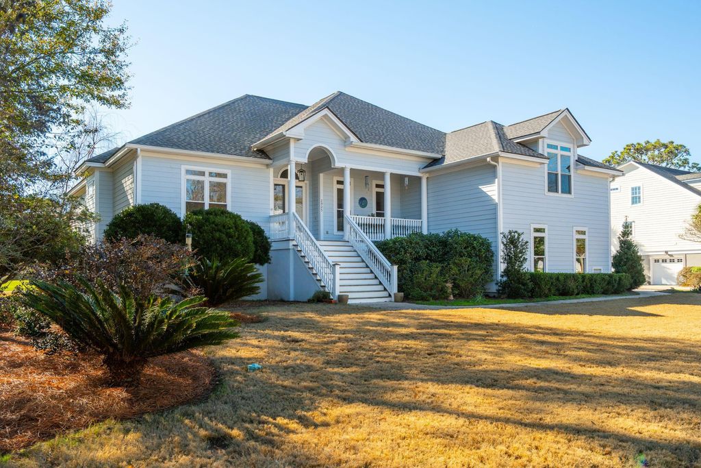 Image 4 of property listing at 2925 Maritime Forest Drive, Johns Island, SC 29455