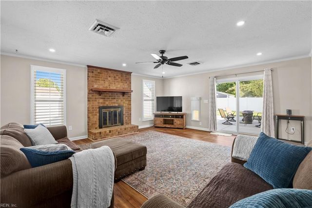 177 Herndon RD, Virginia Beach, VA 23462