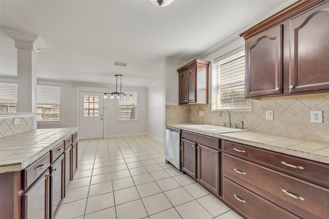 2737 Ingram Circle, Mesquite, TX 75181