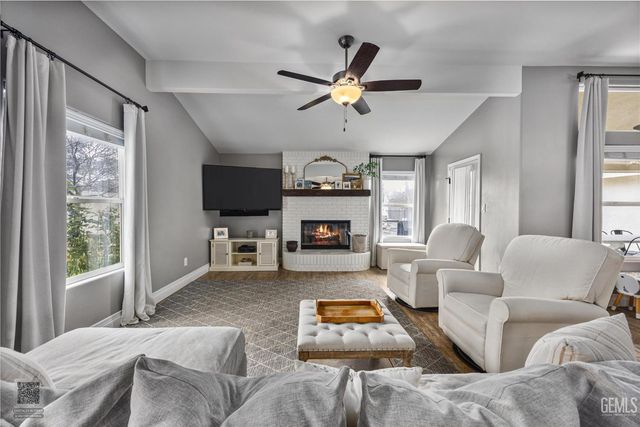 10513 Pleasant Hill Court, Bakersfield, CA 93312