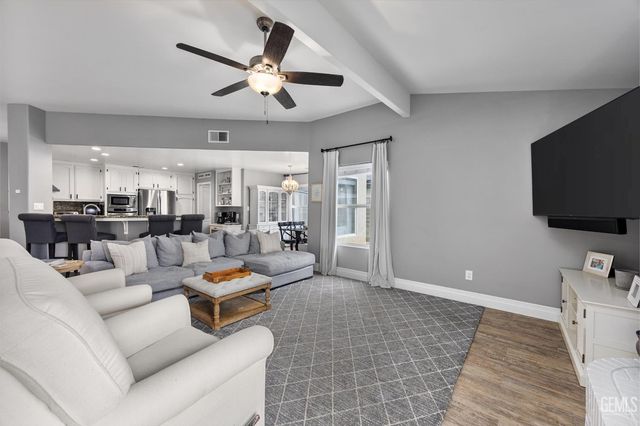 10513 Pleasant Hill Court, Bakersfield, CA 93312