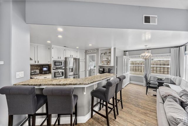 10513 Pleasant Hill Court, Bakersfield, CA 93312