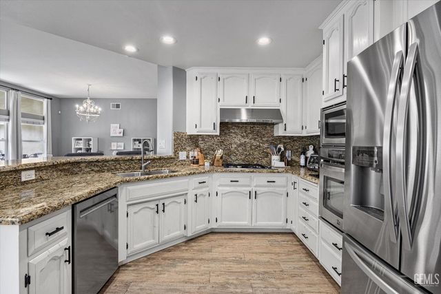 10513 Pleasant Hill Court, Bakersfield, CA 93312