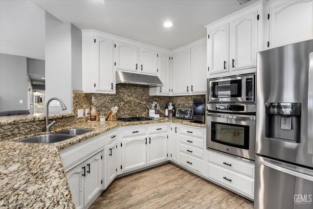 10513 Pleasant Hill Court, Bakersfield, CA 93312