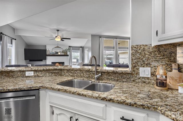 10513 Pleasant Hill Court, Bakersfield, CA 93312