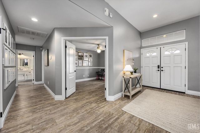 10513 Pleasant Hill Court, Bakersfield, CA 93312