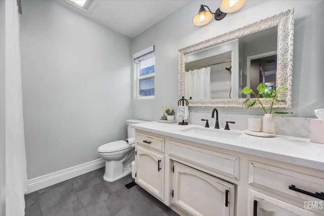 10513 Pleasant Hill Court, Bakersfield, CA 93312