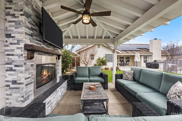 10513 Pleasant Hill Court, Bakersfield, CA 93312