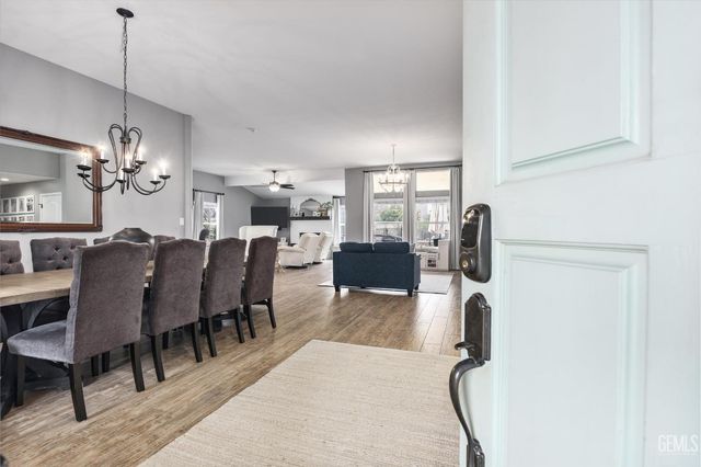 10513 Pleasant Hill Court, Bakersfield, CA 93312