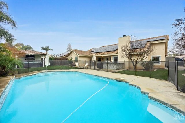 10513 Pleasant Hill Court, Bakersfield, CA 93312