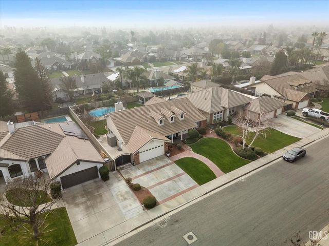 10513 Pleasant Hill Court, Bakersfield, CA 93312