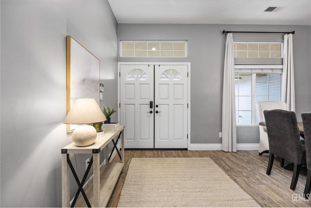 10513 Pleasant Hill Court, Bakersfield, CA 93312