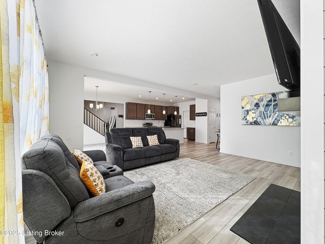 156 Goldeneye Ct, Shepherdsville, KY 40165