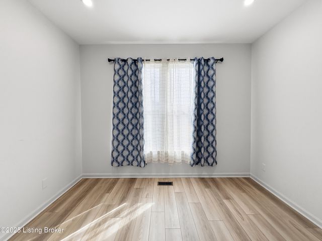 156 Goldeneye Ct, Shepherdsville, KY 40165