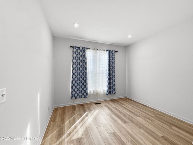 156 Goldeneye Ct, Shepherdsville, KY 40165