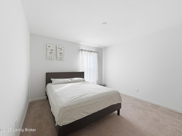 156 Goldeneye Ct, Shepherdsville, KY 40165