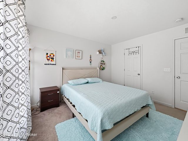 156 Goldeneye Ct, Shepherdsville, KY 40165