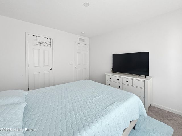 156 Goldeneye Ct, Shepherdsville, KY 40165