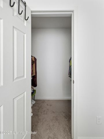 156 Goldeneye Ct, Shepherdsville, KY 40165