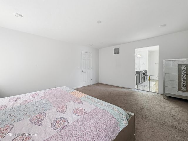 156 Goldeneye Ct, Shepherdsville, KY 40165