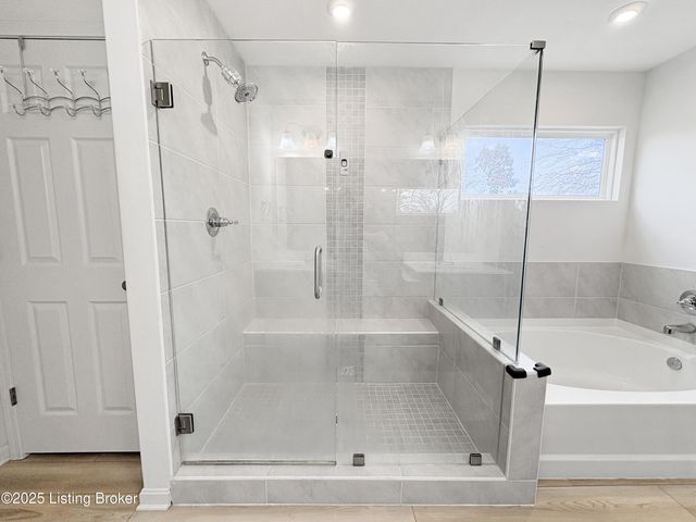 156 Goldeneye Ct, Shepherdsville, KY 40165