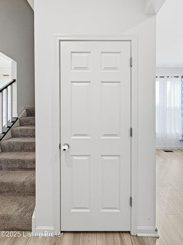 156 Goldeneye Ct, Shepherdsville, KY 40165