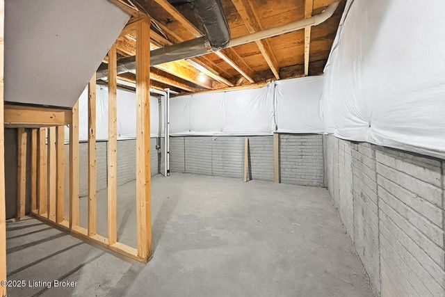 156 Goldeneye Ct, Shepherdsville, KY 40165