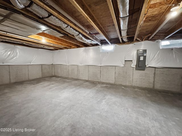 156 Goldeneye Ct, Shepherdsville, KY 40165