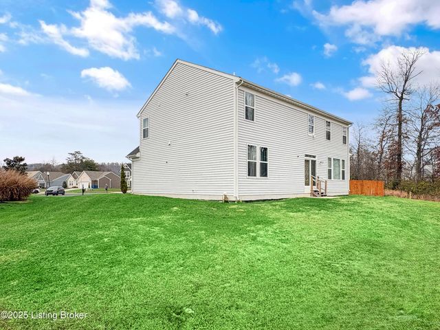 156 Goldeneye Ct, Shepherdsville, KY 40165