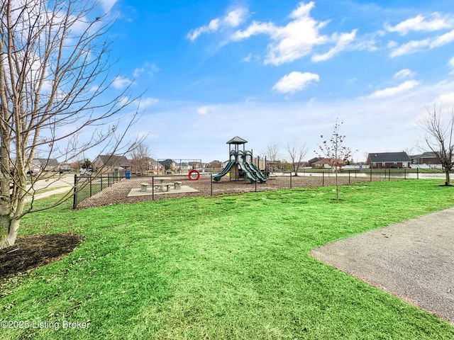 156 Goldeneye Ct, Shepherdsville, KY 40165