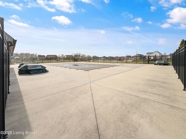 156 Goldeneye Ct, Shepherdsville, KY 40165