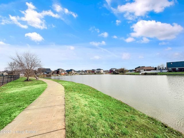 156 Goldeneye Ct, Shepherdsville, KY 40165