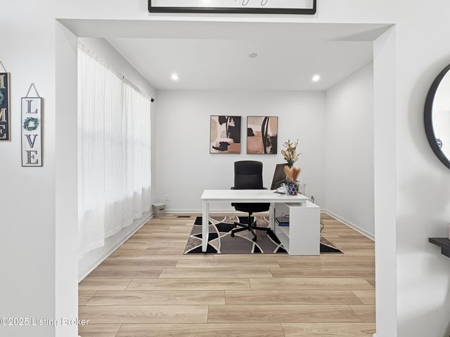 156 Goldeneye Ct, Shepherdsville, KY 40165