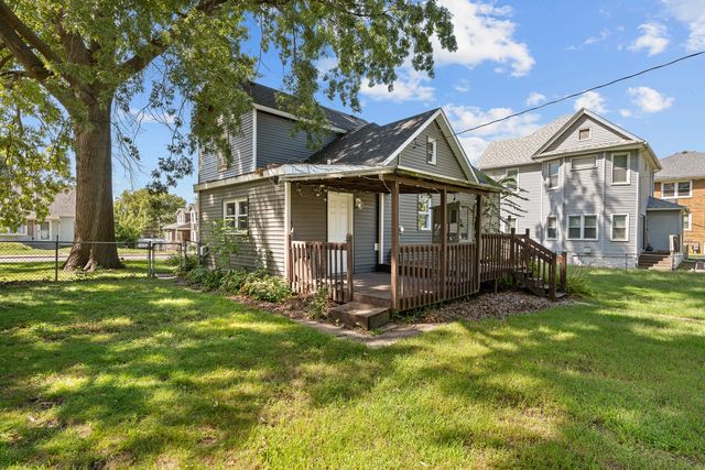 1717 ESPLANADE Avenue, Davenport, IA 52803