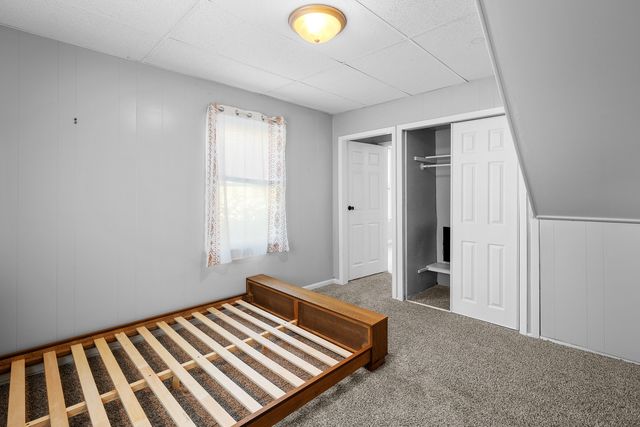 1717 ESPLANADE Avenue, Davenport, IA 52803