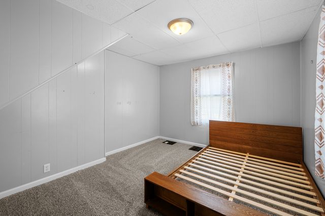 1717 ESPLANADE Avenue, Davenport, IA 52803