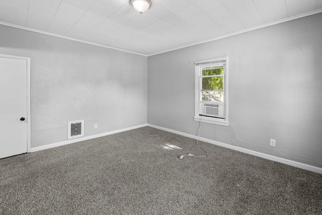 1717 ESPLANADE Avenue, Davenport, IA 52803