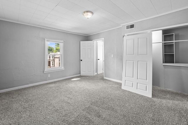 1717 ESPLANADE Avenue, Davenport, IA 52803