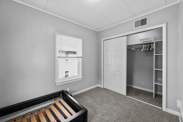 1717 ESPLANADE Avenue, Davenport, IA 52803