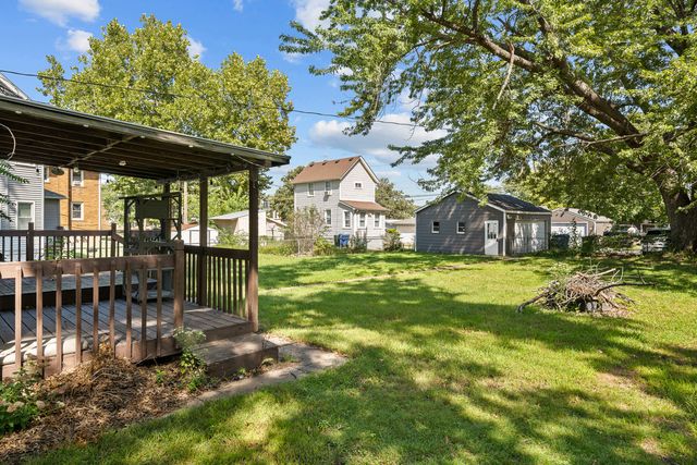 1717 ESPLANADE Avenue, Davenport, IA 52803