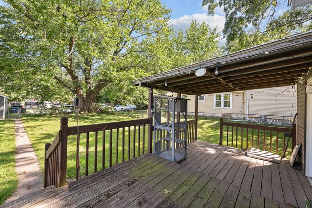 1717 ESPLANADE Avenue, Davenport, IA 52803