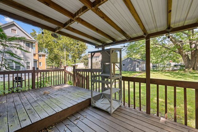 1717 ESPLANADE Avenue, Davenport, IA 52803