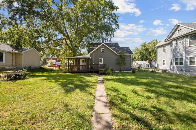 1717 ESPLANADE Avenue, Davenport, IA 52803