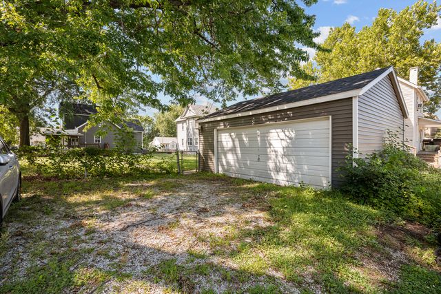 1717 ESPLANADE Avenue, Davenport, IA 52803