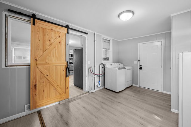 1717 ESPLANADE Avenue, Davenport, IA 52803