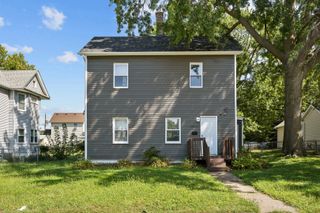 1717 ESPLANADE Avenue, Davenport, IA 52803
