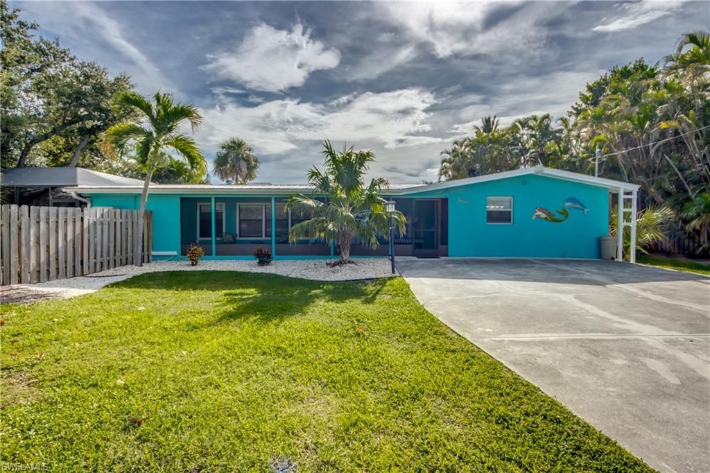 2660 Date ST, St. James City, FL 33956