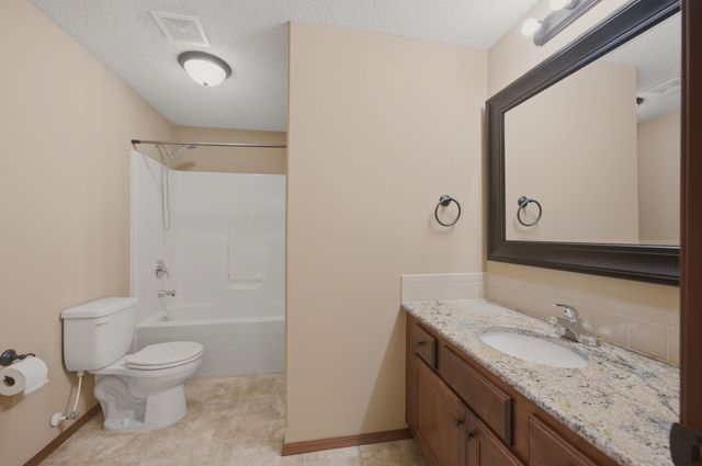 5112 N Saker Cir, Wichita, KS 67219