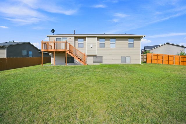 5112 N Saker Cir, Wichita, KS 67219