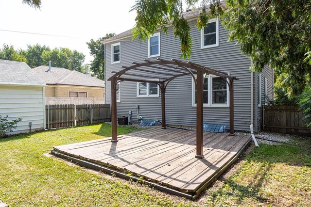 822 W 3RD STREET, Appleton, WI 54914